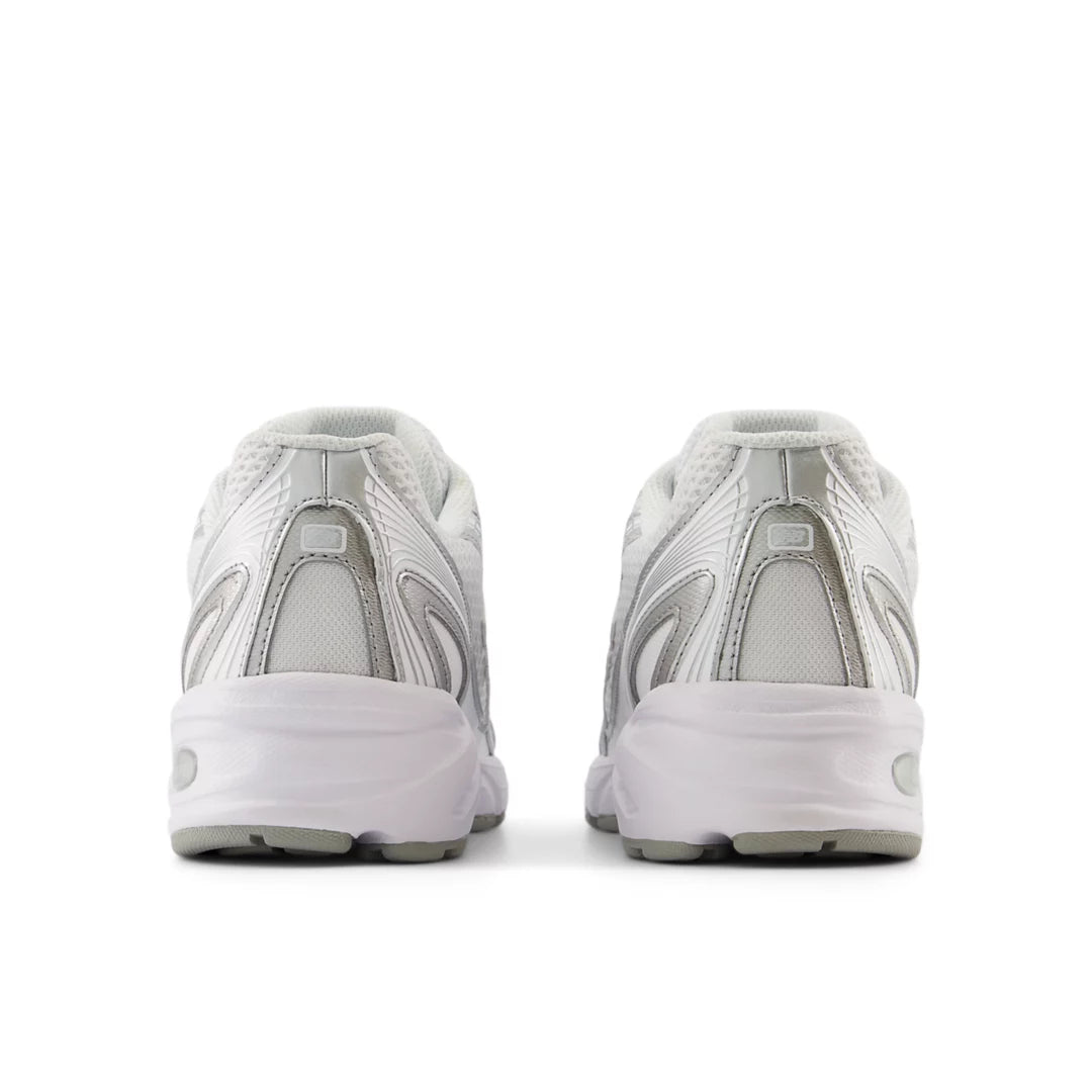 New Balance 740