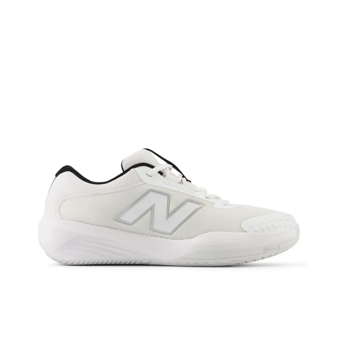NB WHITE with BLACK,3.5,Standard (M)