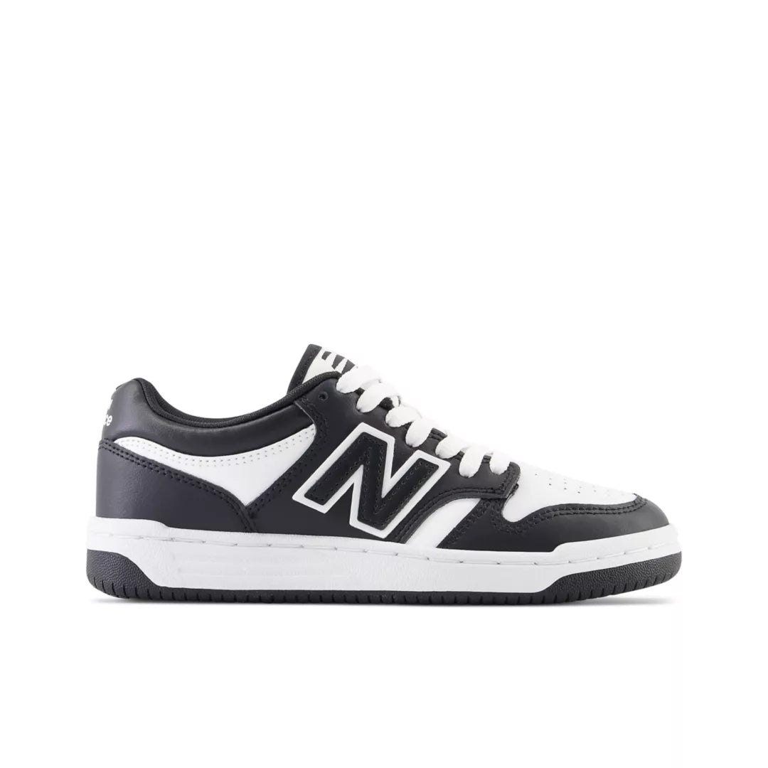 BLACK with NB WHITE,3.5,Standard (M)